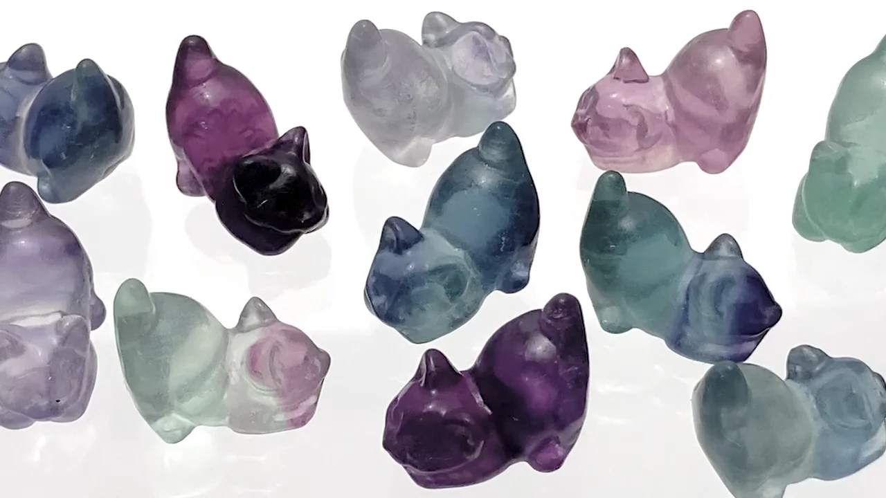 マルチカラーフローライト 猫（ねこ・ネコ）モチーフ 15×18mm