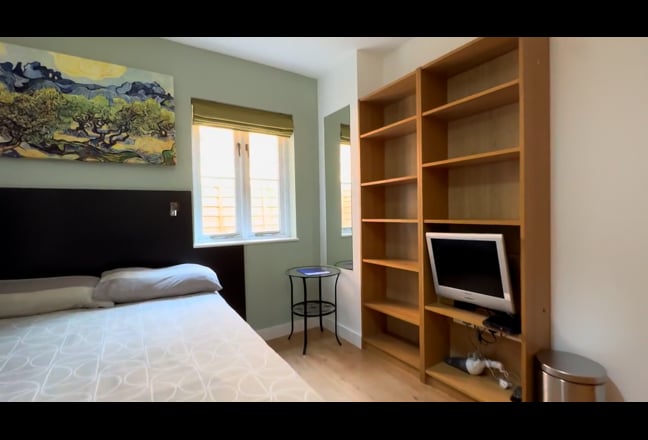 Single En-Suite Studio in Hampstead Main Photo
