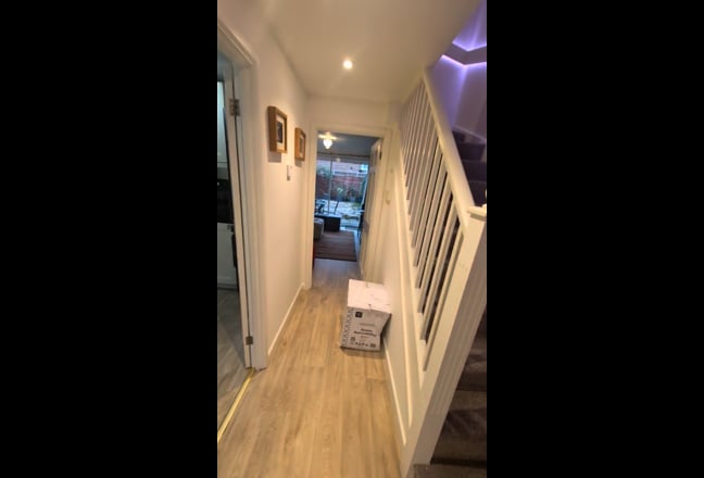 Video 1: 1st floor North facing bedroom £212