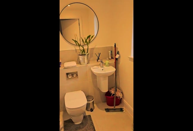 Big double room - bills included Main Photo