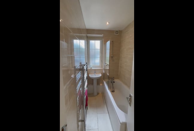 Light spacious 2 bed ground floor flat in Borough Main Photo