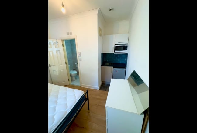 **Single Bedsit in Luton - Bury Park** Main Photo