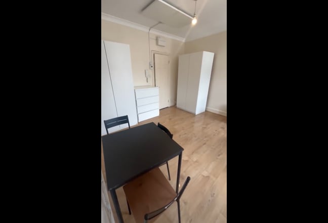 Modern Studio for Rent - Ideal For Couples !  Main Photo