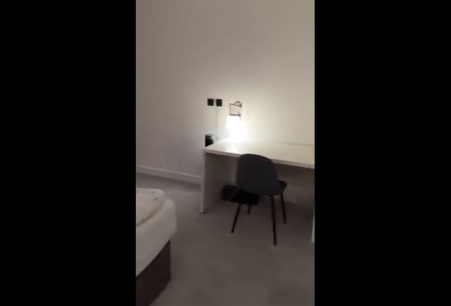 Beautiful en suite double bedroom in penthouse  Main Photo