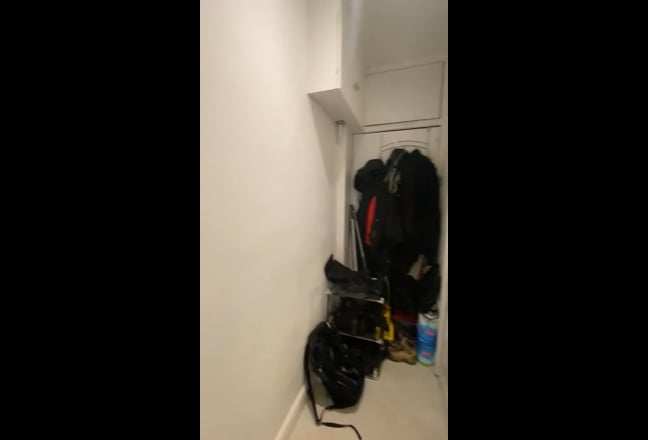 Self contained Studio flat with outside area Main Photo