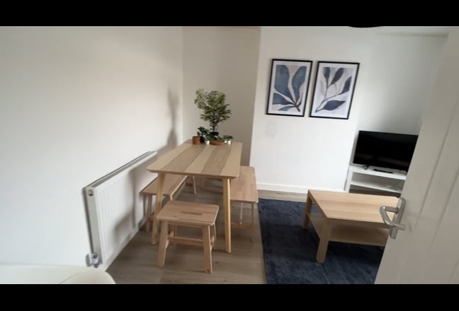 4 bedrooms in HOUSE opposite Littlehampton station Main Photo