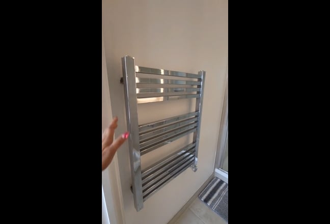 Spacious and sunny ensuite double room Main Photo