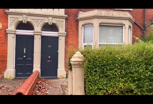 Bedroom with fantastic shared facilities.  Main Photo