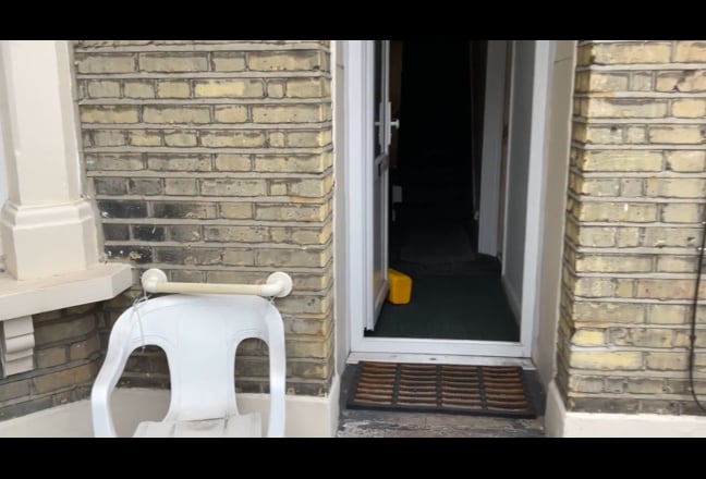 Double Bedsit, Zone 3, Quiet House.. inc Bills  Main Photo