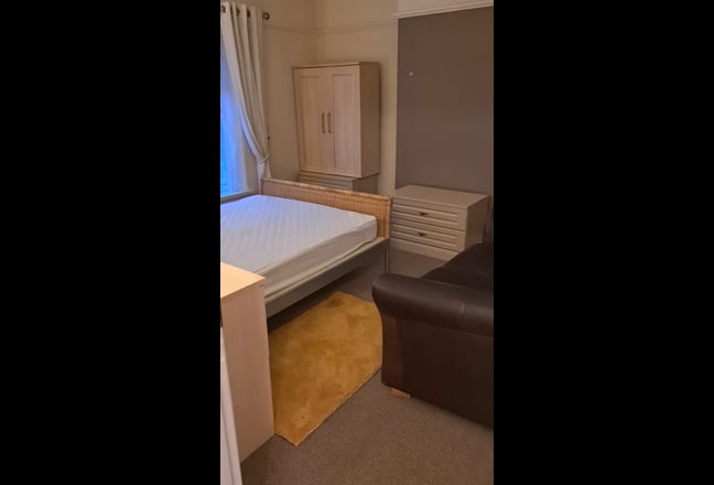 Large Cottage,Huge Room,Own Seating Couple Size! Main Photo