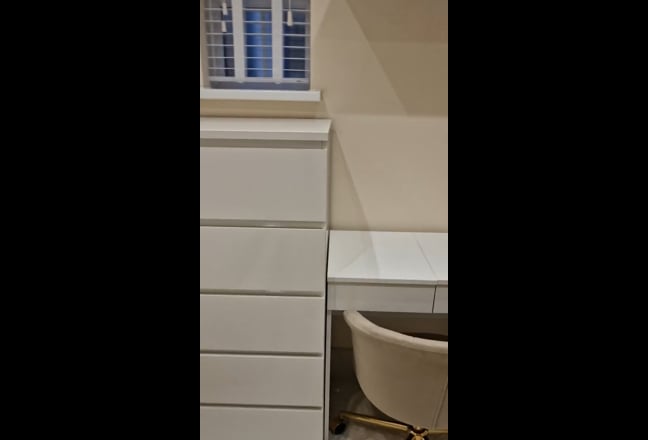  Female  Preferred!  Luxury House. Private Bathroom Main Photo