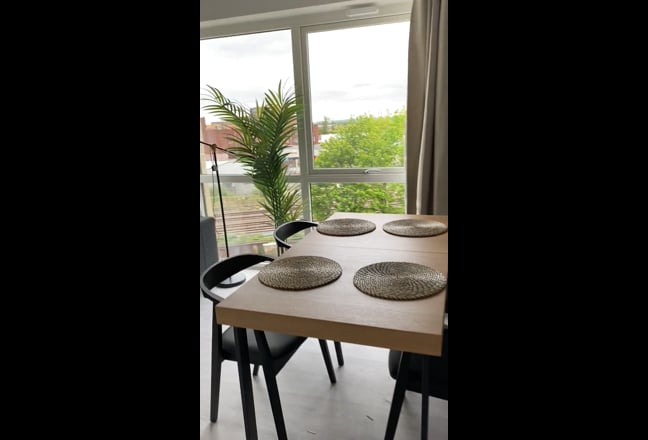 All Inclusive, Furnished & Brand New Flat in Hayes Main Photo