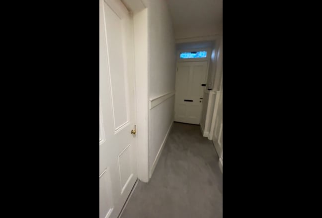 Video 1: Large Bedroom