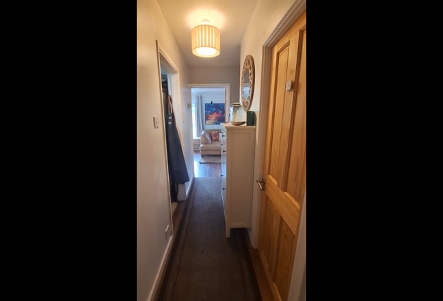 Double en-suite - smoke and pet free Main Photo