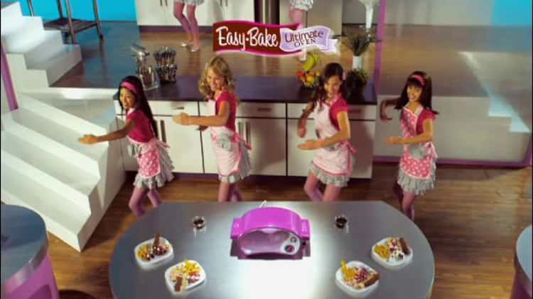 The Easy-Bake Ultimate Oven and a Giveaway
