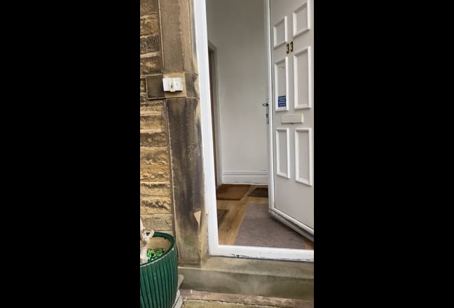 1 x attic room to let in large maisonette Main Photo