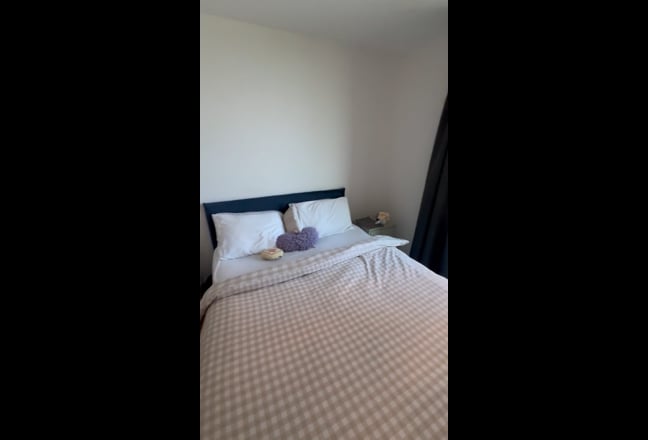 En-suite 1 bedroom in a luxury 2 bed apartment  Main Photo