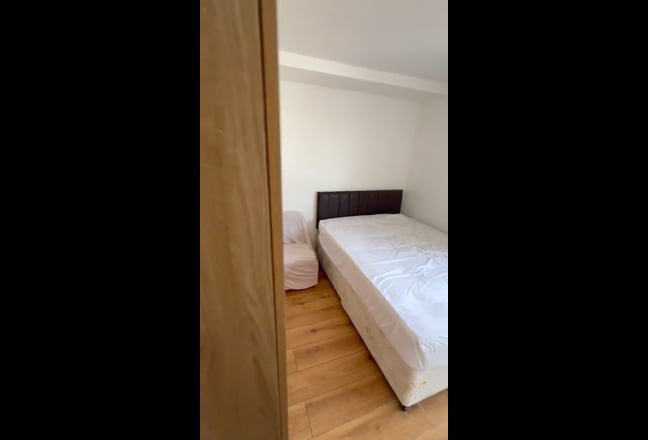 Double ensuite room. Near Grove Park st.Bills incl Main Photo