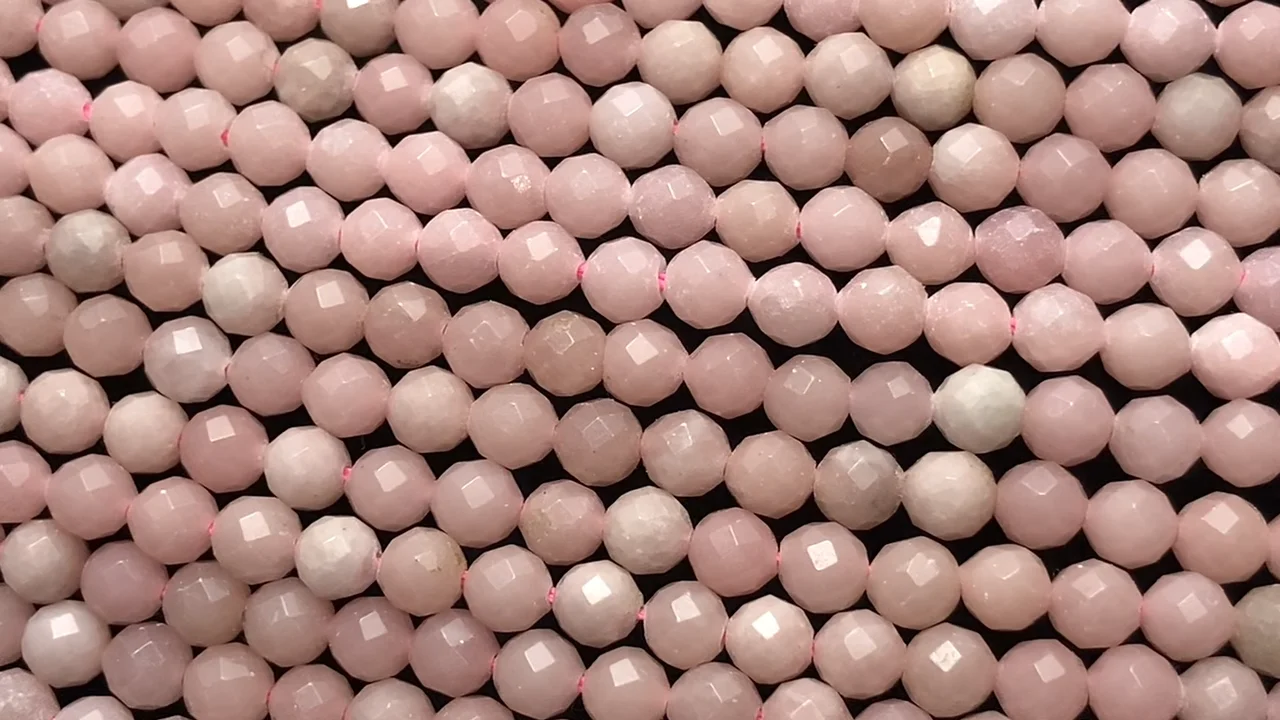 ピンクソープストーン ラウンドカット4mm 1連｜天然石ビーズの卸問屋