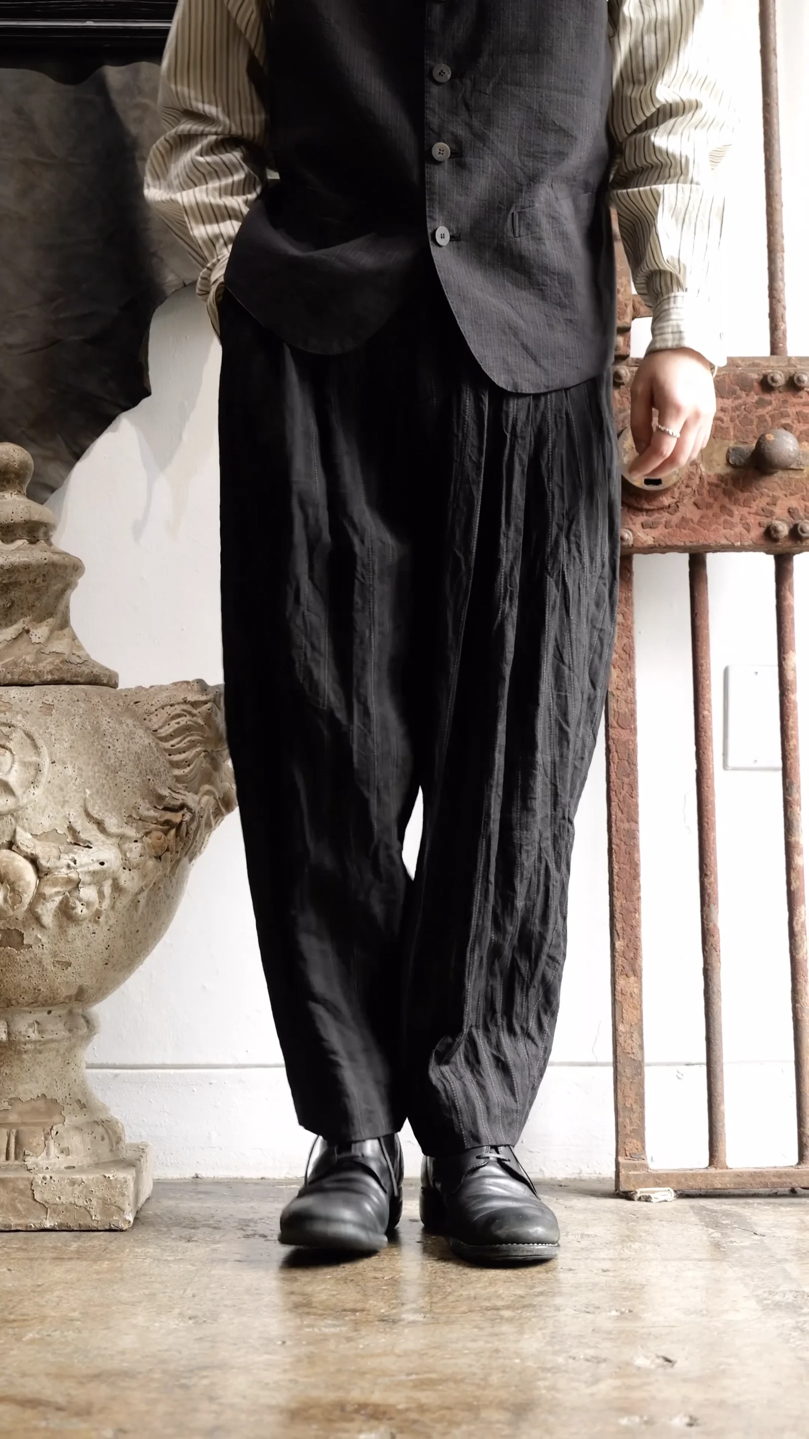 GULLAM Exclusive. PANTS028. Triple Pleated Wide Dobby Stripe