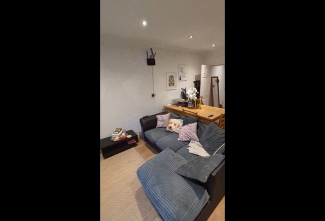 Room Available in North Ealing Flat Main Photo