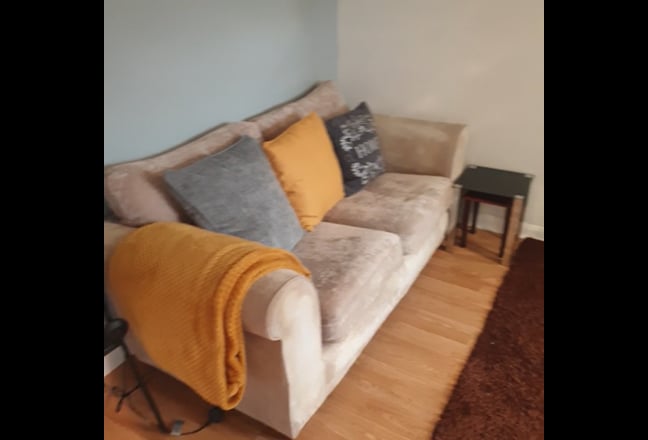 A newly renovated flat in Aylesbury for immediate  Main Photo