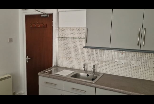 1 Bed Studio Flat Main Photo