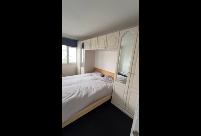 Large room in Thamesmead 5mins from station Main Photo