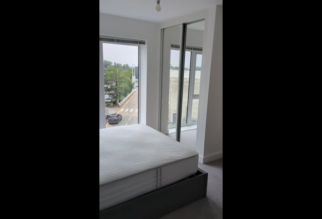 Bright Large Double En-Suite in a 2 Bed Flat Main Photo