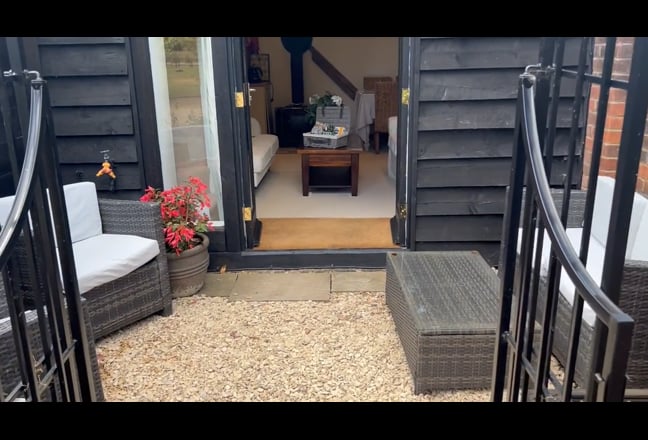 Pretty 2 bed cottage, Hambleden, Henley-on-Thames  Main Photo