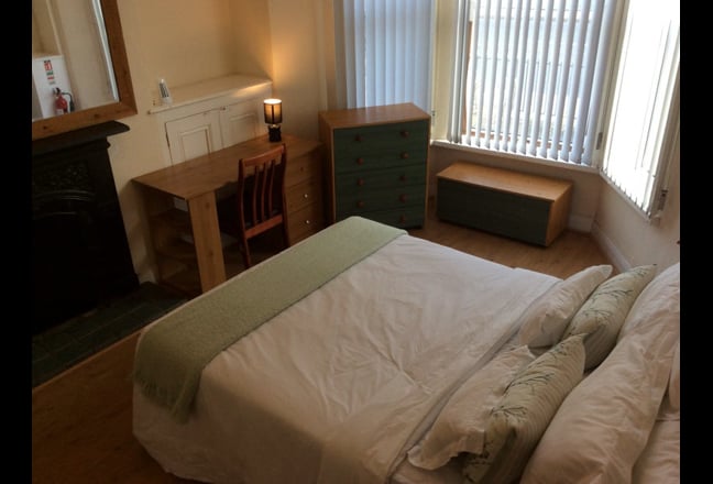 Comfortable  Double Room Avail 6/11/25 Main Photo