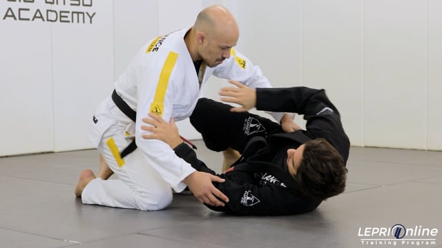 Spider Guard Sweep to Americana