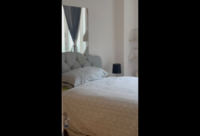 Fully furnished all bills included share others Main Photo