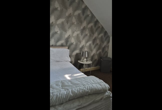 Room to rent Main Photo