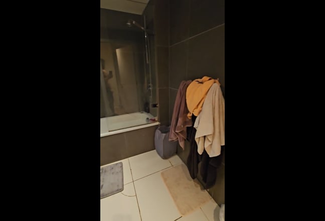 Single Bedroom Opposite -Hayes Harling Station  Main Photo