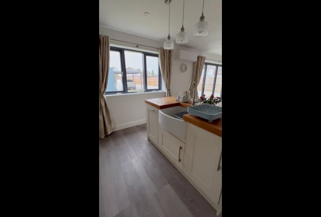 Video 1: Kitchen, Dining, Lounge Area