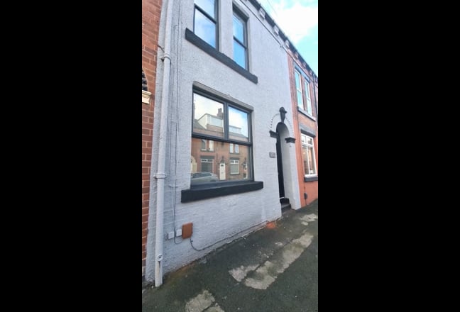 Beautiful 3 bed house share, ensuite and bills inc Main Photo