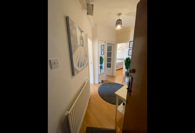 **Bright Double Room - 1 Min Walk To Station** Main Photo