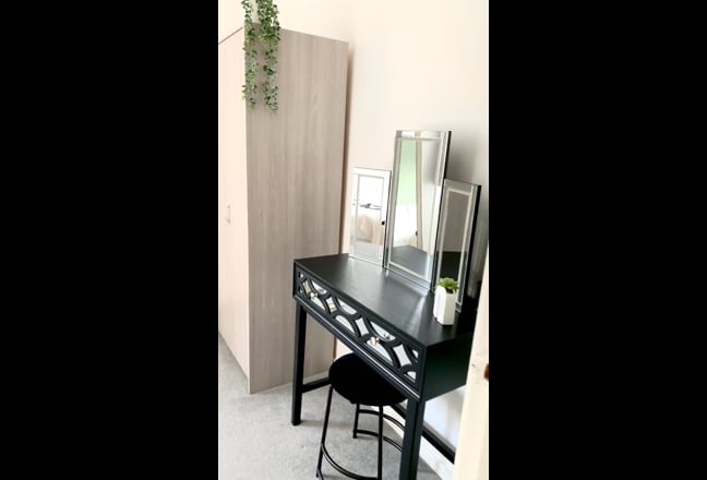 1 bedroom apartment Kennington Short term stays Main Photo
