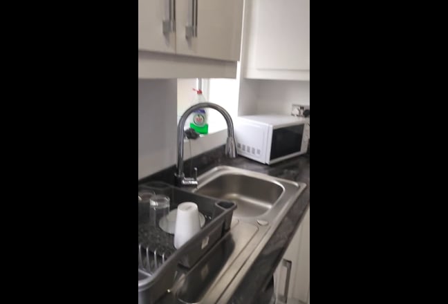 3Ensuite rooms w/h shared kitchen, short term lets Main Photo