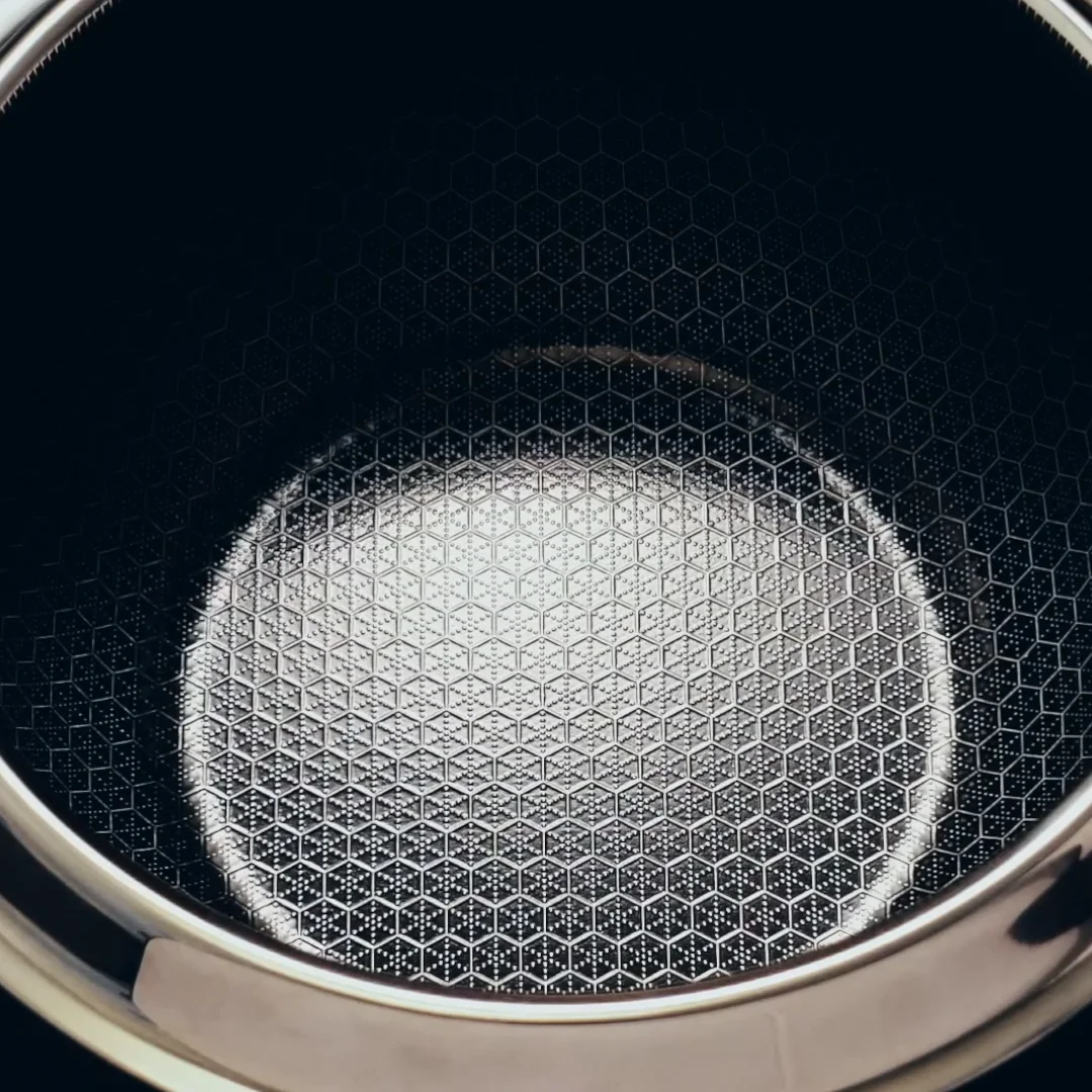 HexClad ハイブリッド ノンスティック 片手鍋 【0.95L