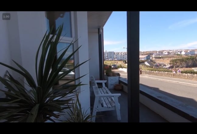 Beachfront - 2X Double Rooms - Ensuite Main Photo