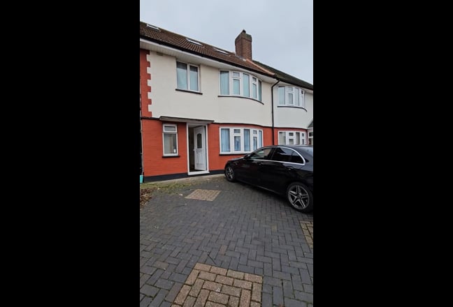 Refurbished: Cosy Double Ensuite: All Bills Inc Main Photo