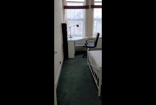 Large sunny double room in gay friendly house now Main Photo