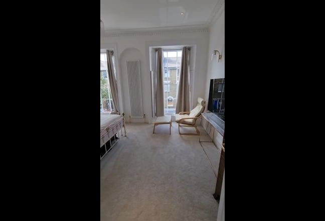 Video 1: En-suite bathroom