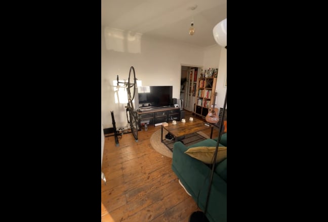 Double room w en-suite available 3rd August Main Photo