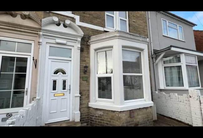 🏡Large Studios: Aldermans Drive, PE3 6AX🏡 Main Photo