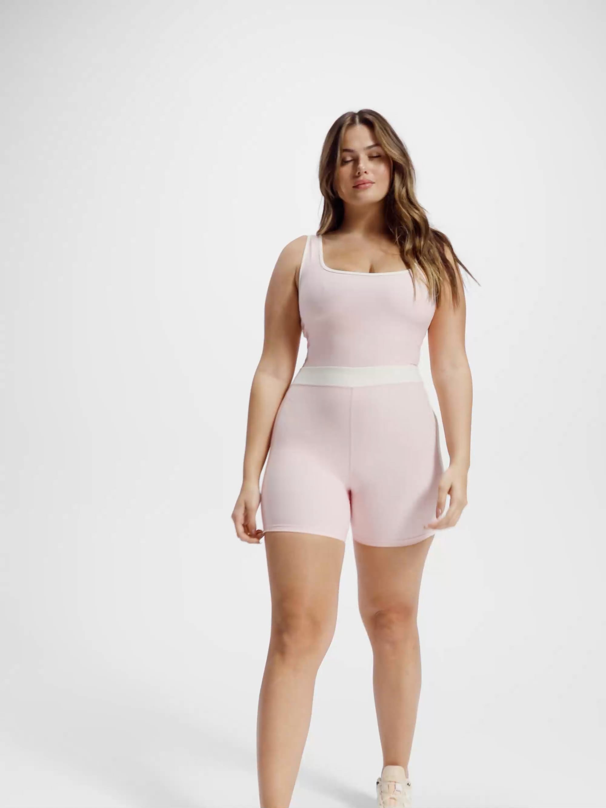 אוברול קצר מחשוף ישר מבד nero