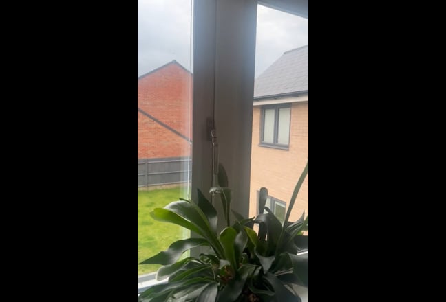 Large Double Room in  House with stunning views Main Photo