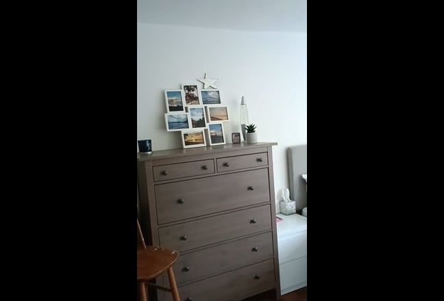 Double room in clean flat short term Main Photo